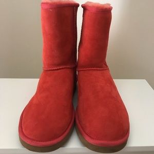Uggs NWOT Size 7